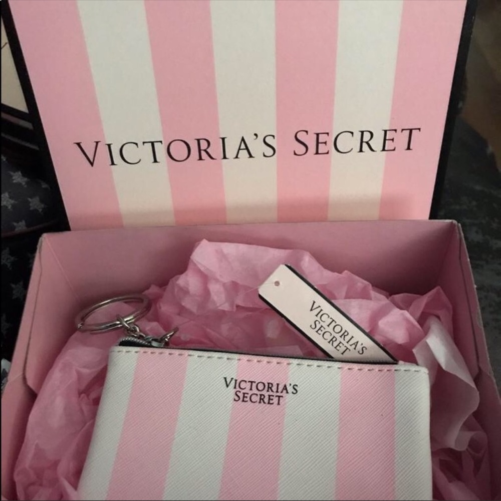 *signature victoria’s secret keychain wallet nwts*